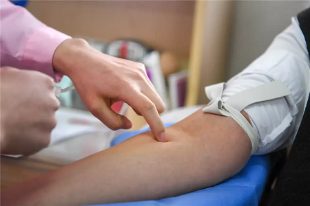 Babio, etibarlı bir nöqtə diaqnostikası üçün sürətli tifoid igg / igm test dəstini təqdim edir